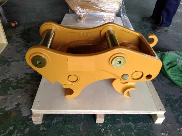 Excavator Attachments Hydraulic Quick Coupler For Komatsu PC200 R200 R215 R225