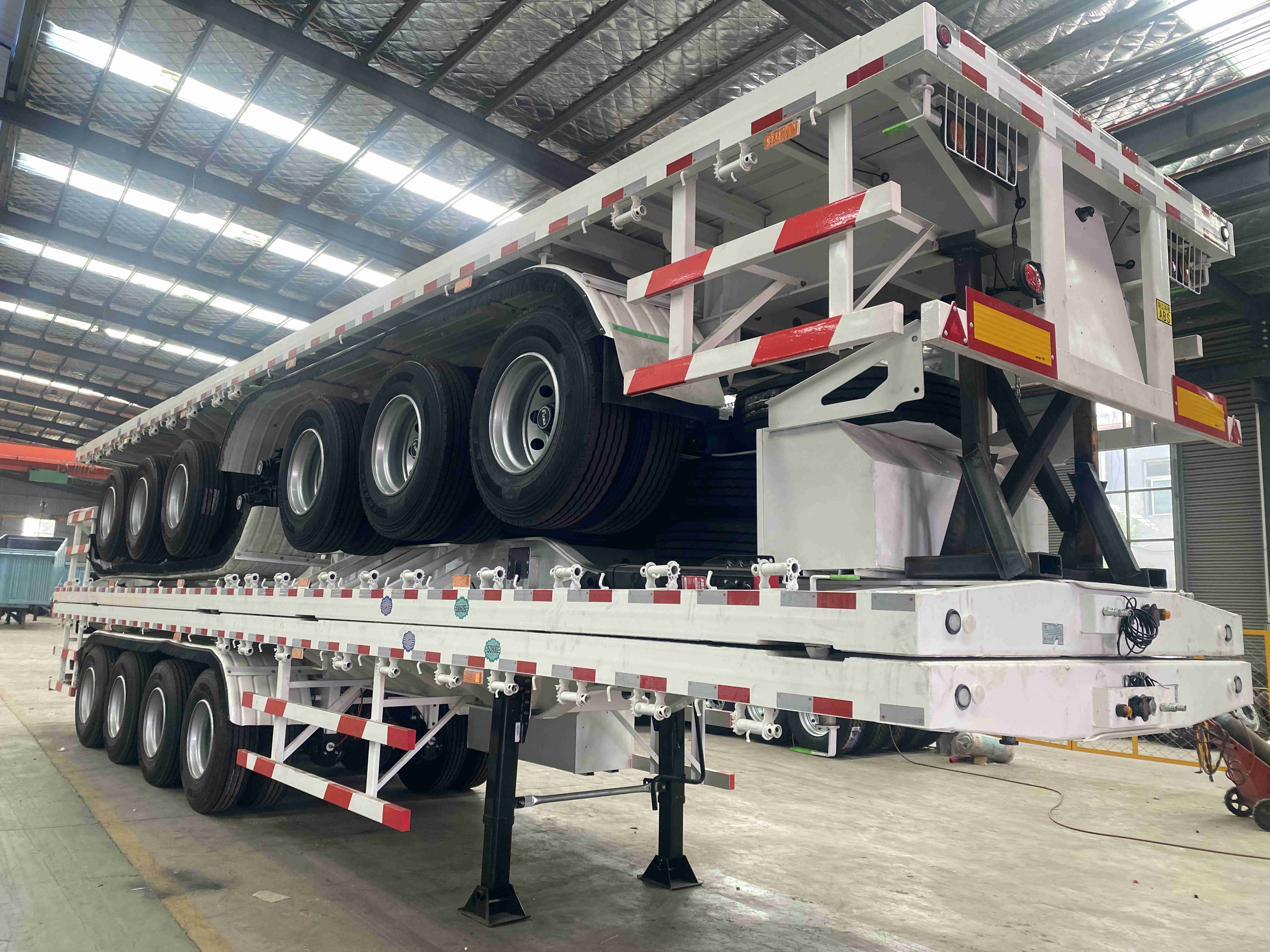 Transport Container Flatbed Semi-trailer 4-axle 100 Ton Flatbed Truck Trailer Wholesale Customization