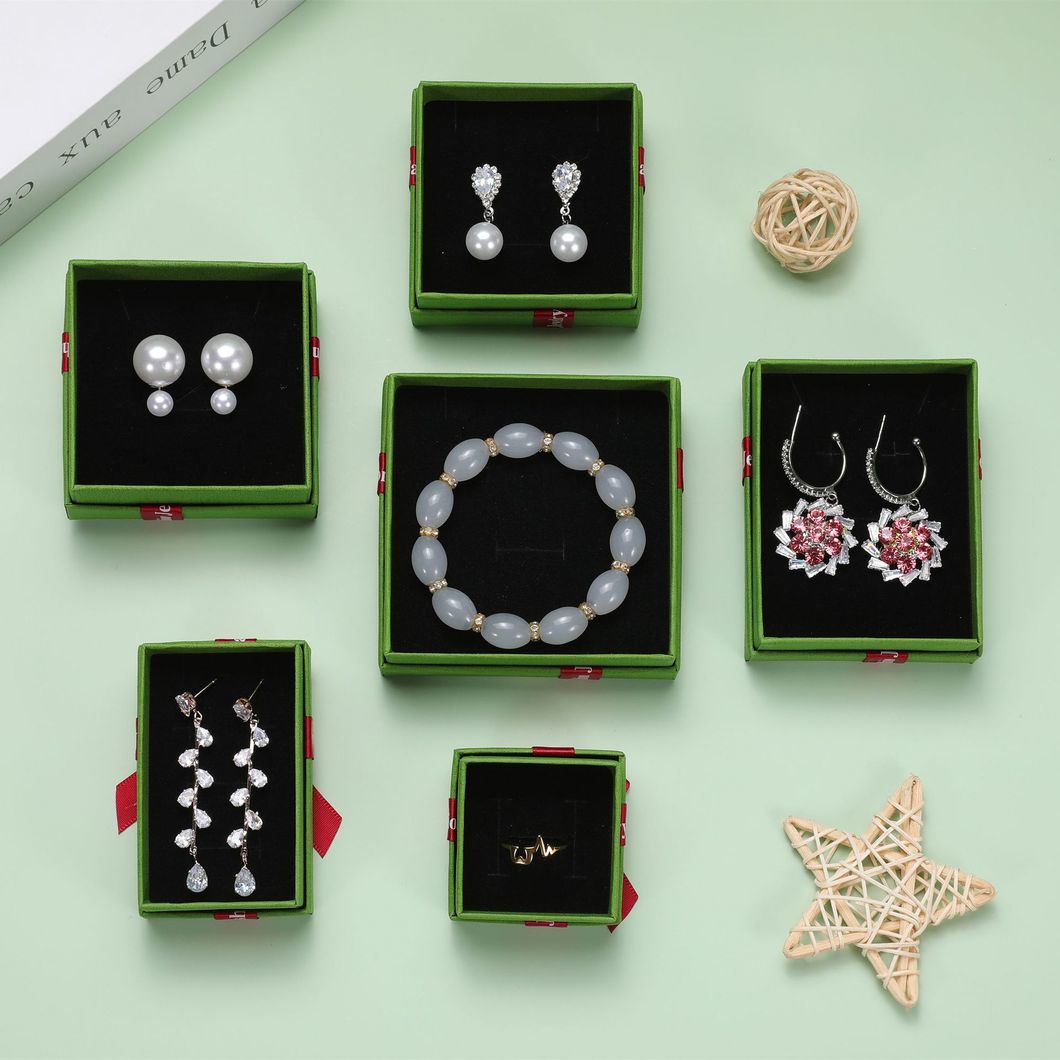 China Wholesales Foam Insert Paper Packaging Fashion Jewelry Box, Custom Logo Printed Cardboard Gift Box