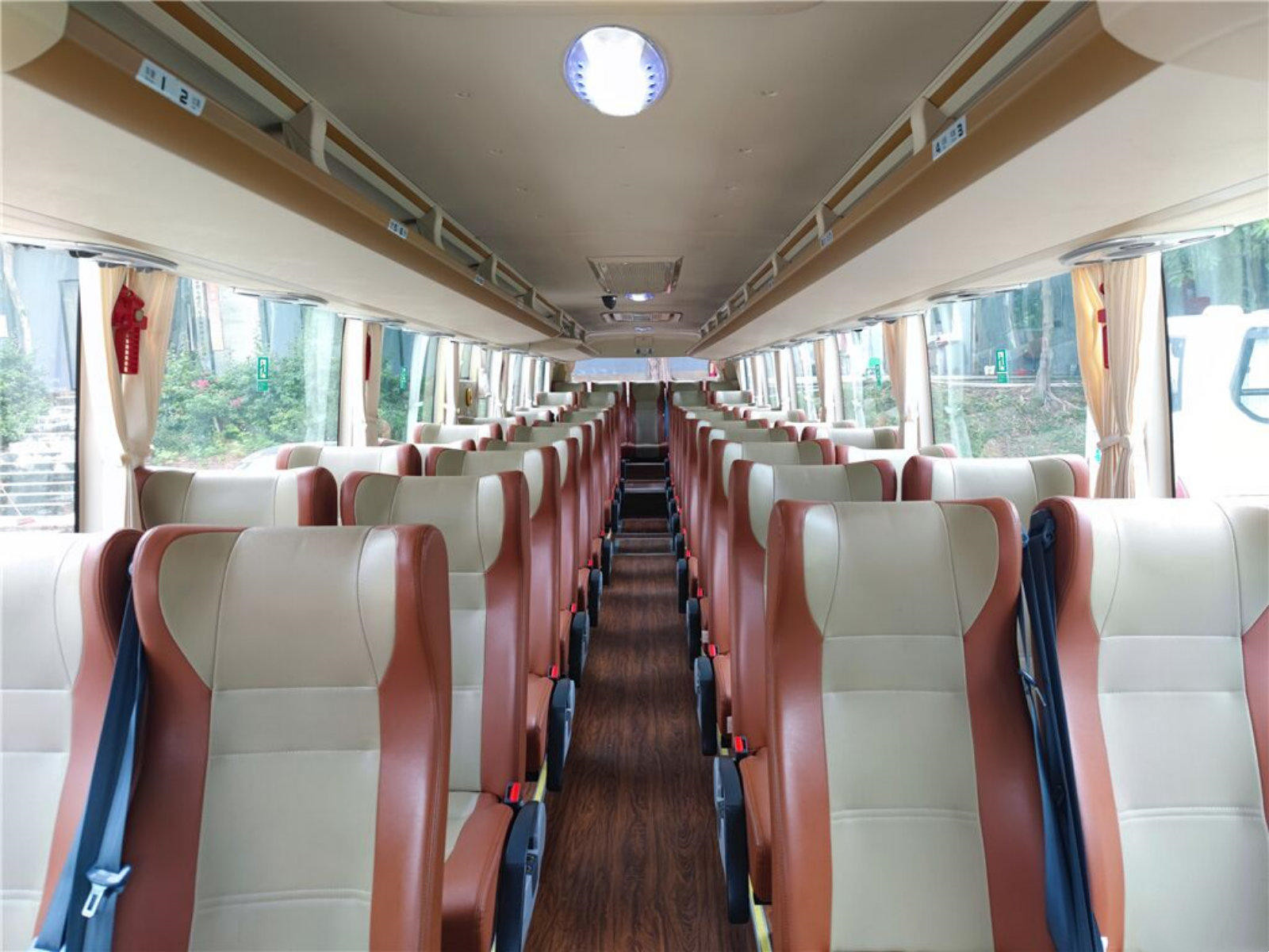 Double Decker Bus Yutong Brand ZK6116 Prices Yutong Bus 49 Seats Used Toyota Hiace Bus Weichai Engine 400kw Double Door