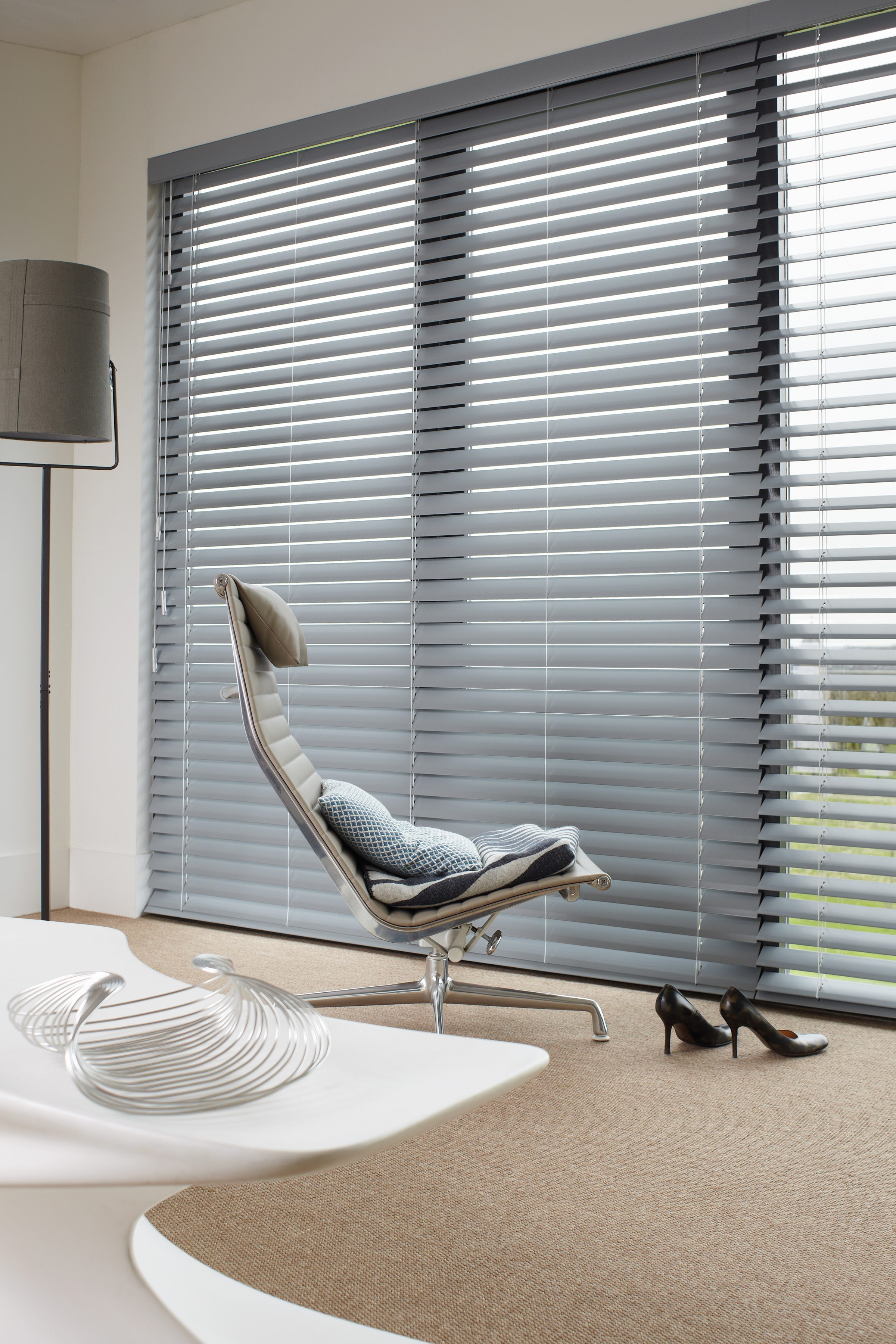 Deluxe Configuration Drilling Hardware Living Room Electric Horizontal Blinds
