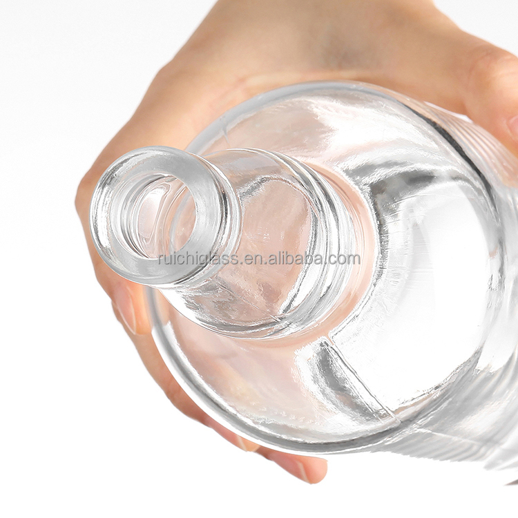 Deluxe Cork Neck Vodka Gin Whiskey Glass Bottles with Advanced Technology