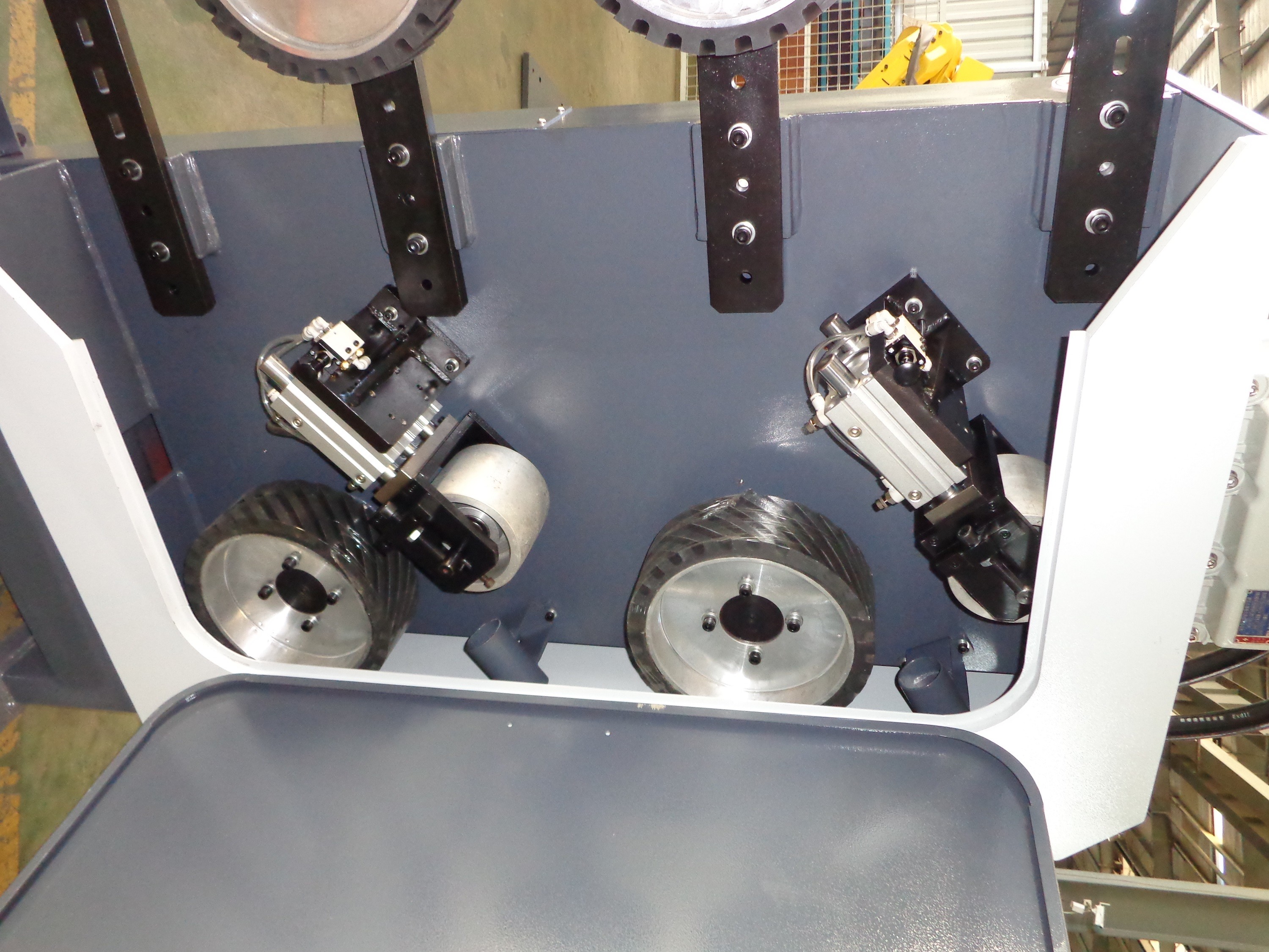 Rbt Fully-Automatic CNC Polishing And Deburring Robot For Door Plates, Door Handles, Hinges, Locks, All Metal Parts