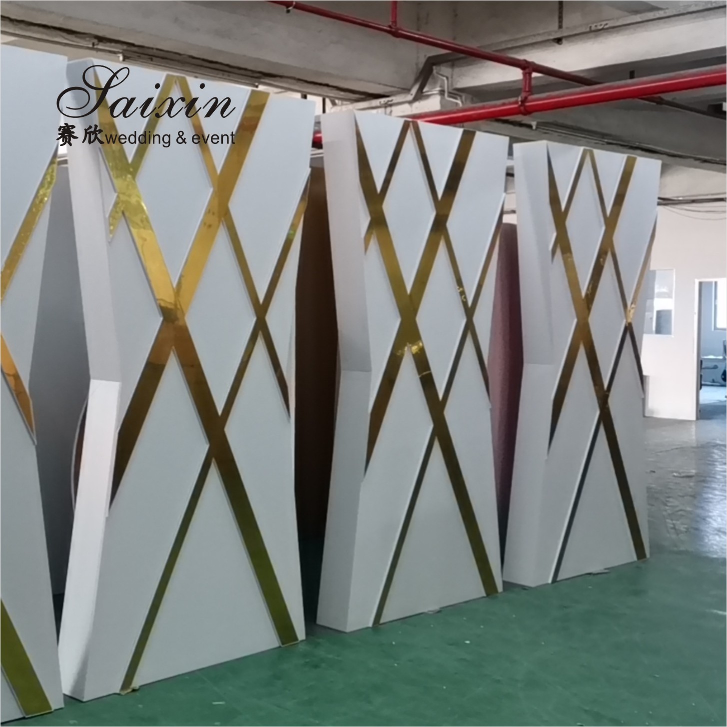 Factory luxury gold frame with white membrane arch for wedding furniture backdrop decoration