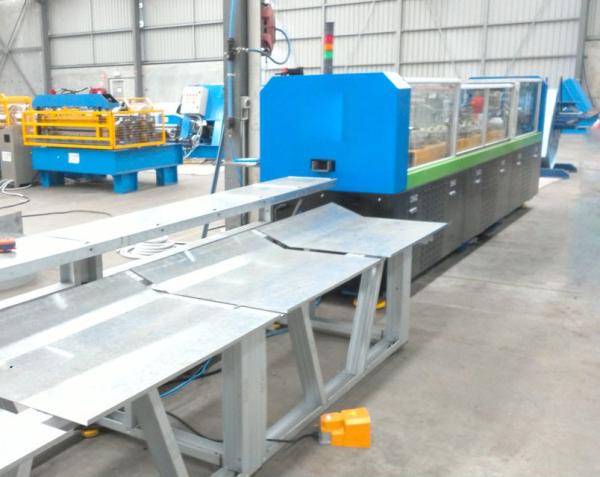 Gcr15 Steel Stud And Track Roll Forming Machine / Metal Roll Former 5.5KW