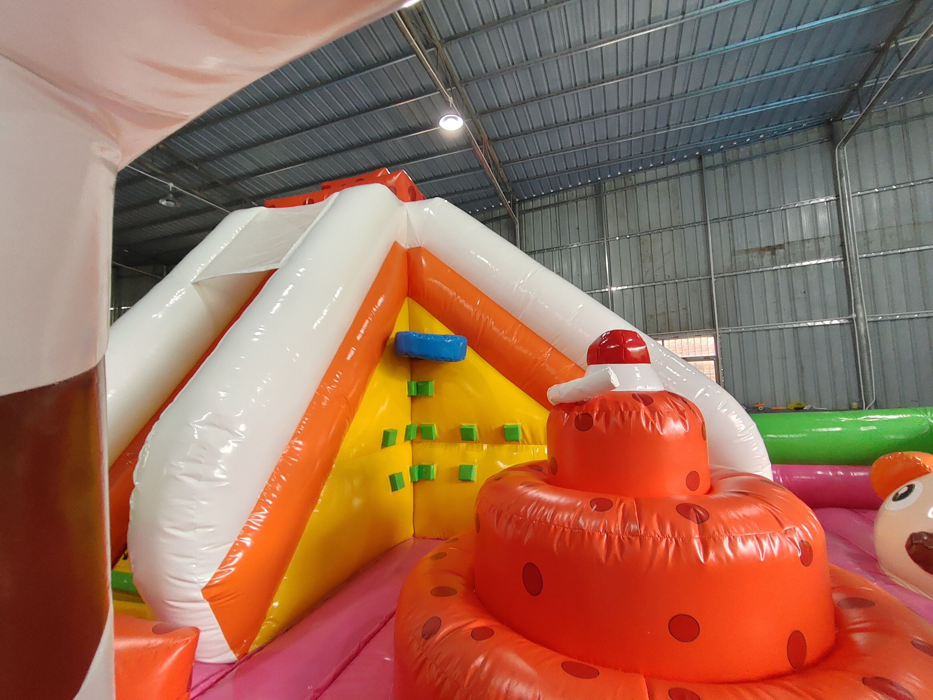 New Design PVC Inflatable Bouncy Castle Cheese Time Inflatable Fun City With High Slide Obstacle Course For Rental