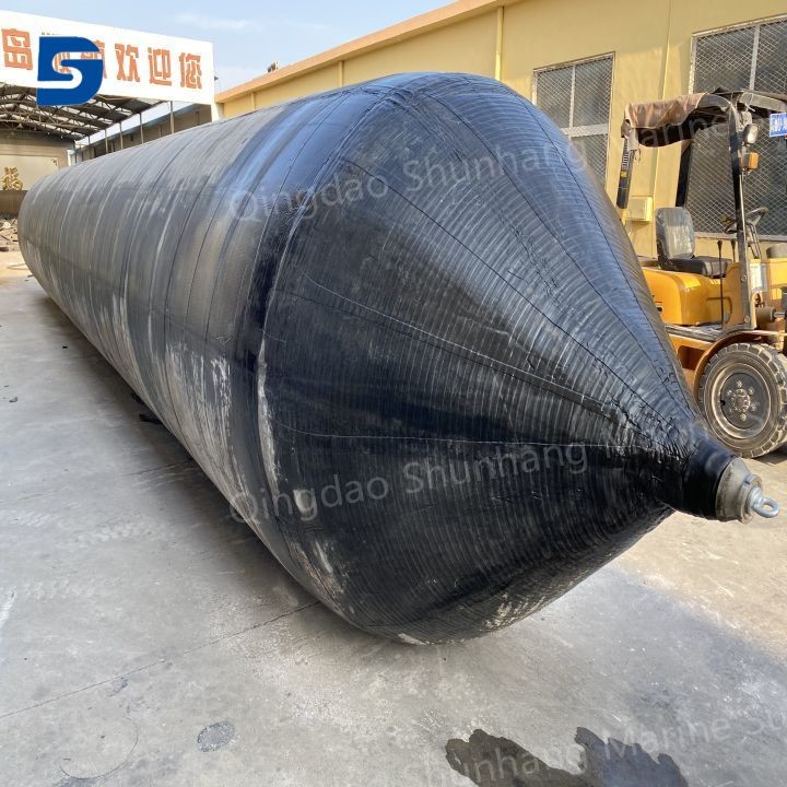 Flexible Black Heavy Lifting Airbag For Safe Ship Launching And Docking