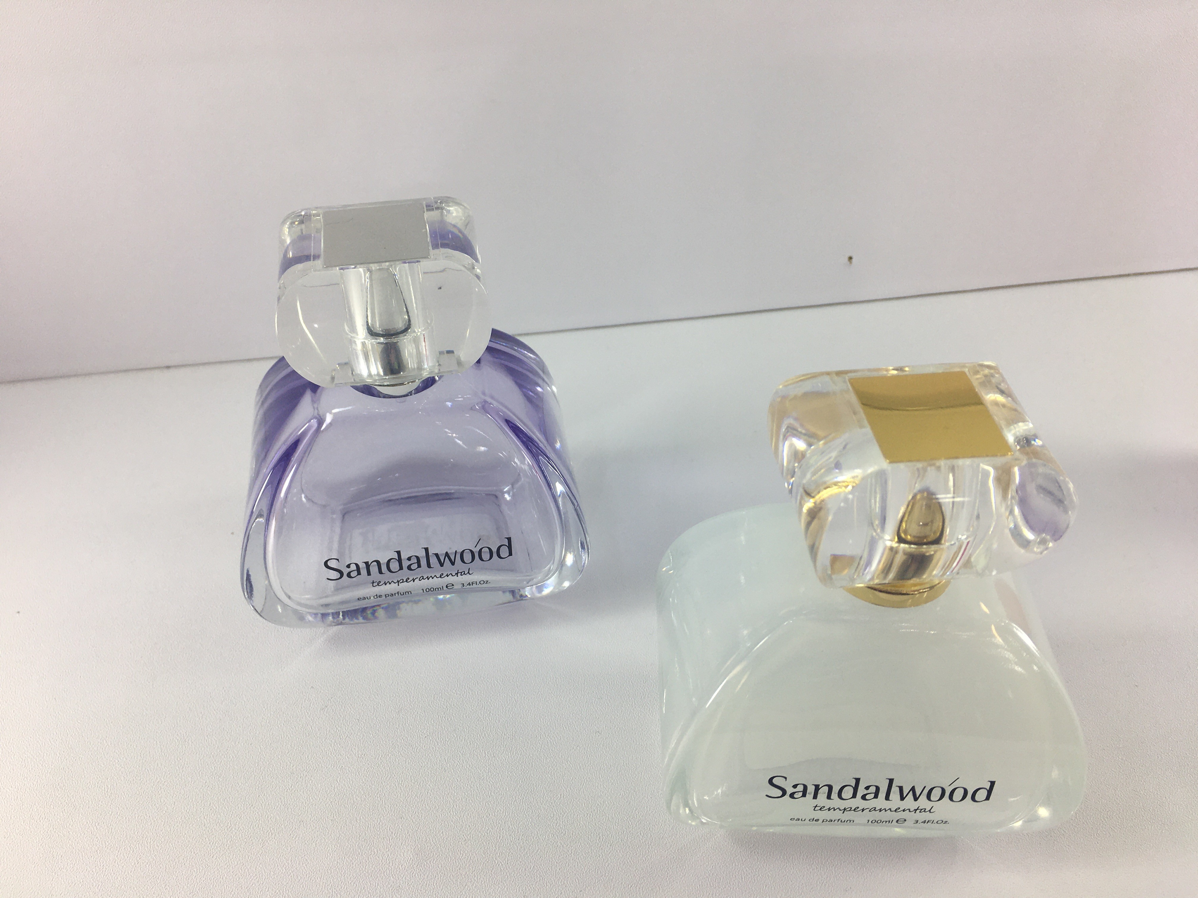 Unique Shape 110ml Luxury Perfume Bottles Transparent Color Surlyn Cap