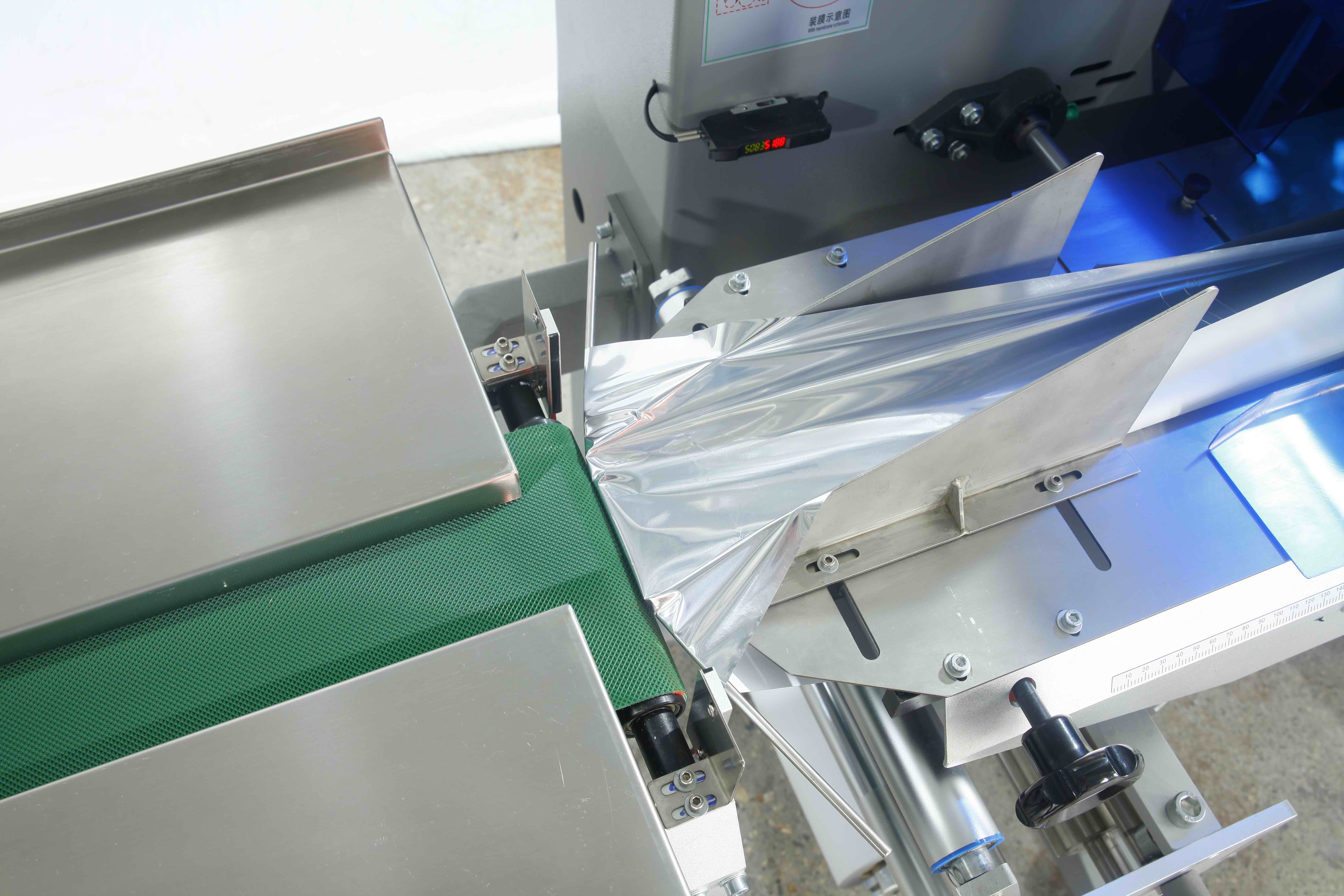 toothbrush casters packaging machine horizontal electrical switch socket flow packaging machine for softclose hinges