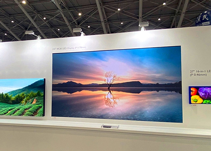 Wall Mounted Type P2.5 Indoor LED Displays High Brightness Video Wall