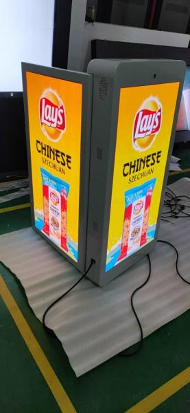 smart city double sided outdoor P2.5 fine pitch light pole led display screen