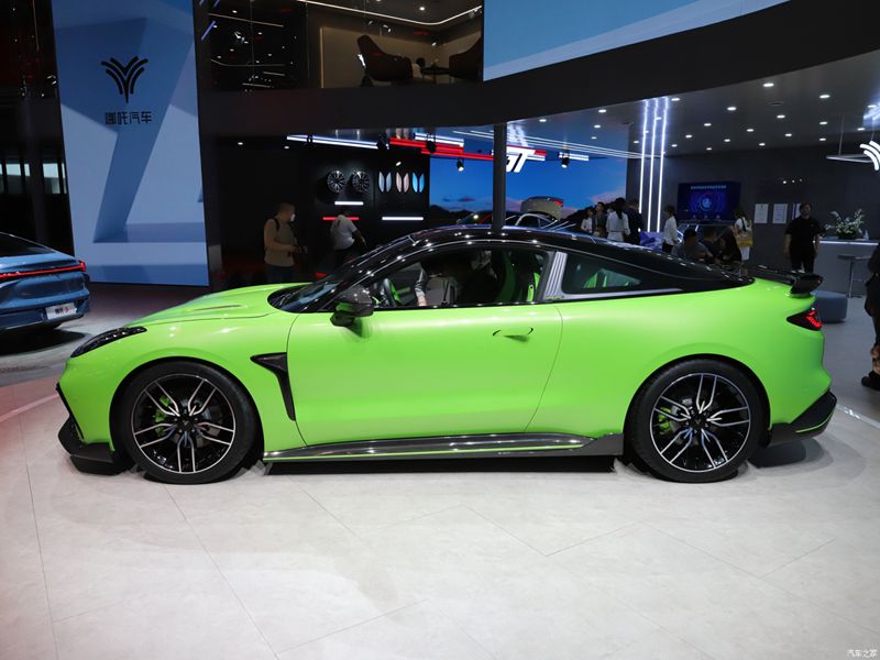 High Speed Electric Car NEZHA Neta GT 2023 Model with Ternary Lithium Batteries and 4715x1979x1415 mm Dimensions