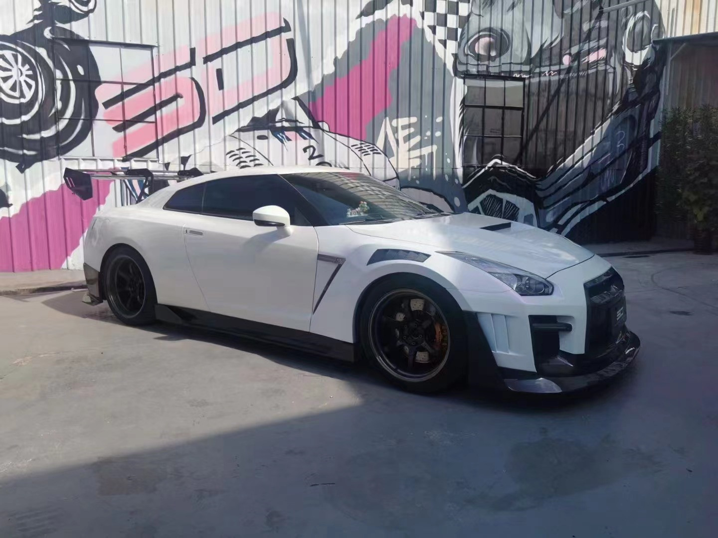 Customized 2022 Nissan Body Kit Front And Rear GTR R35 Car Bumper Covers