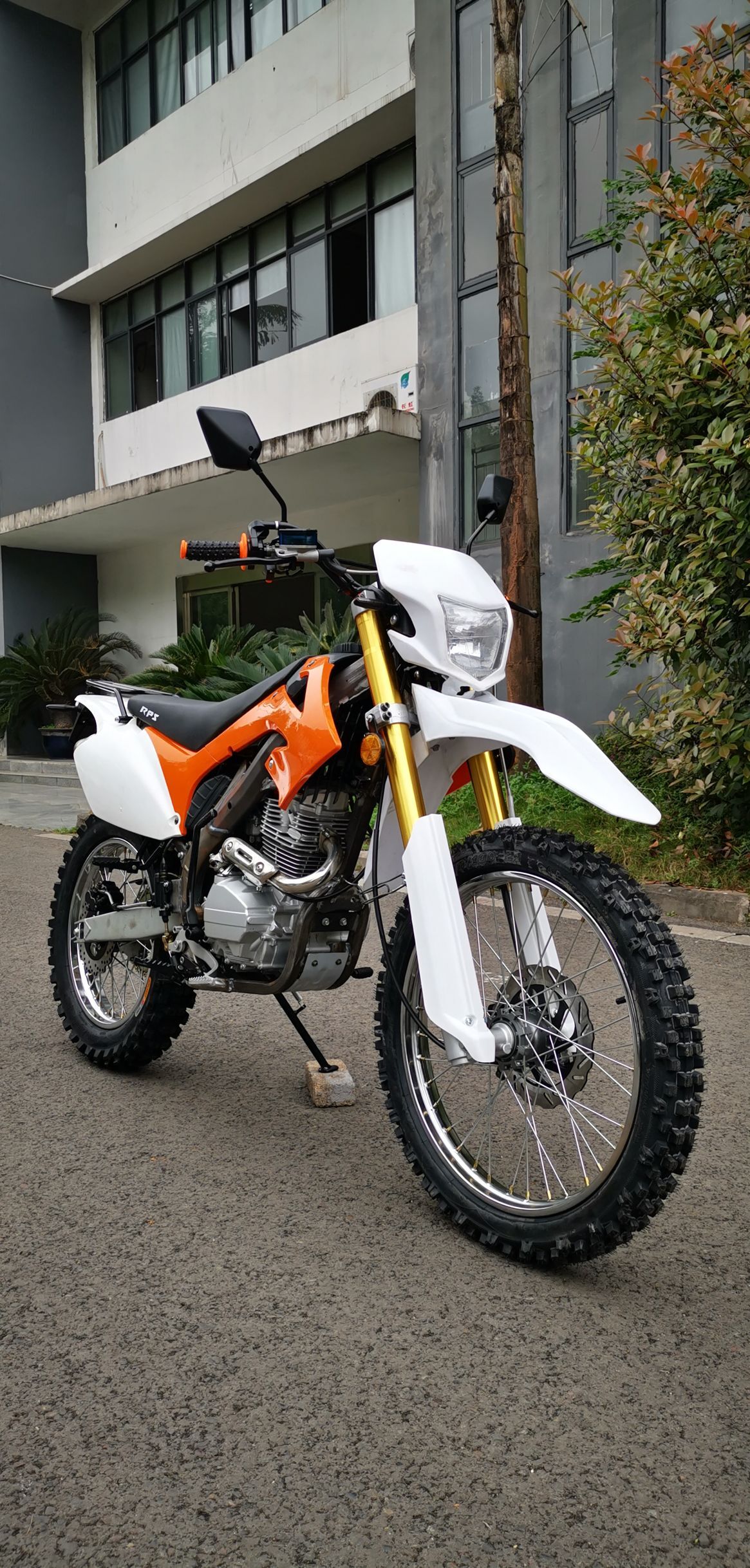 ZS Engine 250cc 300cc 450cc Dirt Bike Motorcycle 200W - 350W Power