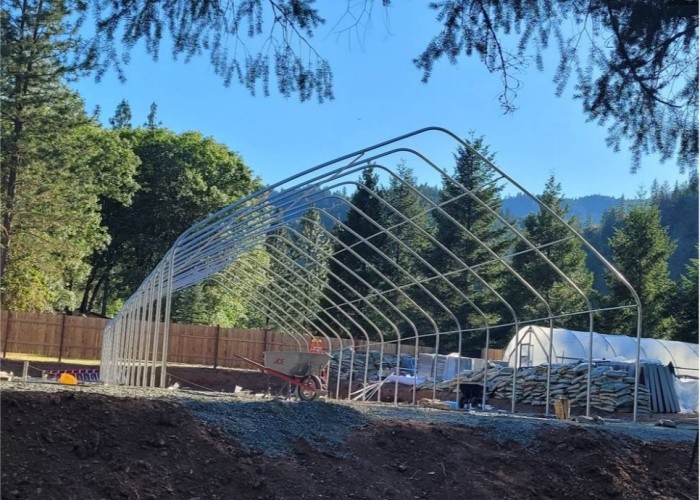 500m2 Garden Gothic Greenhouse Poly Film Stong Wind Resistance For Tomatoes Cucumber Growing