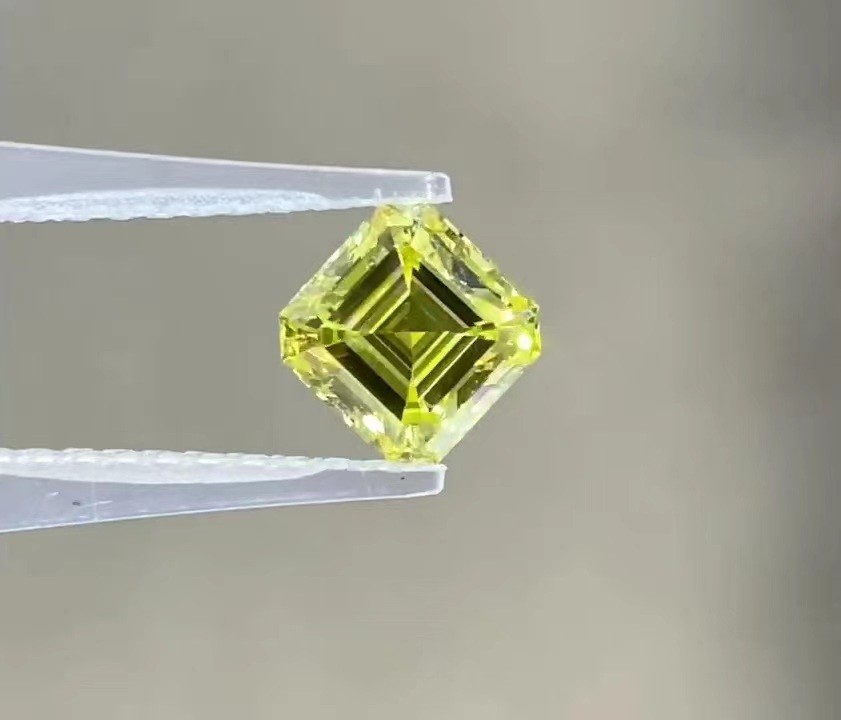 1.04 Carat Aches CVD Lab Created Yellow Diamond With Jewelry Accessories