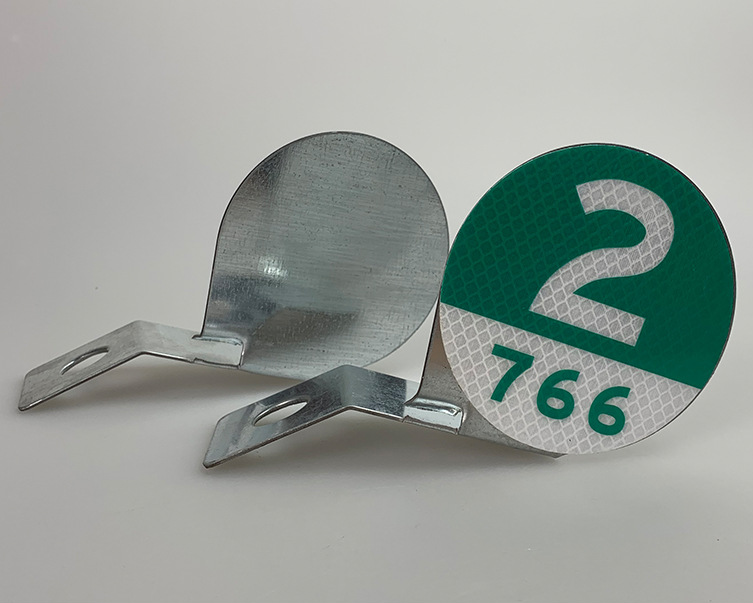 Highway Guardrail Plastic V Type Road Reflectors High Visible Road Stud Reflector