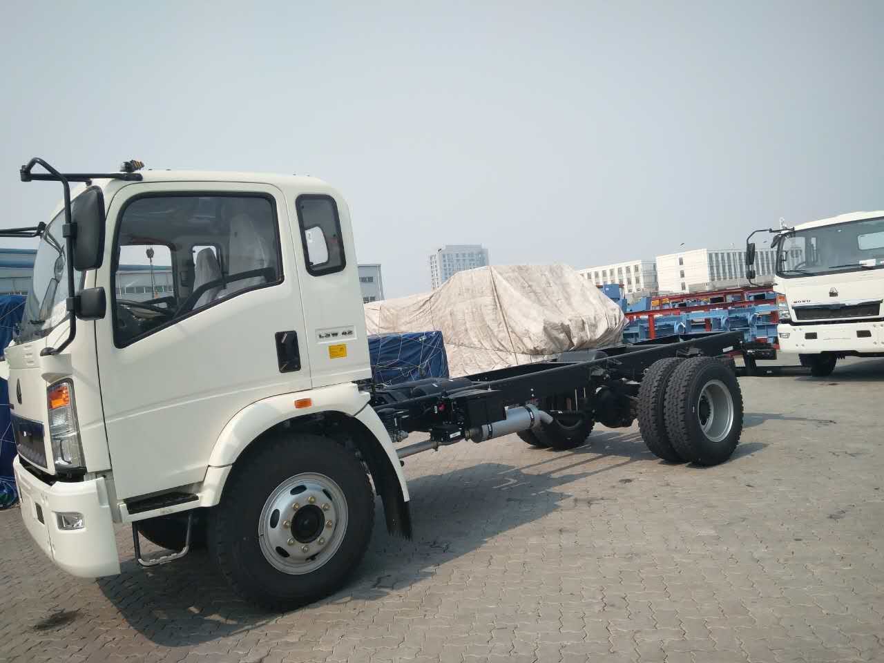 Sinotruck New 4-6t CDW 65HP Light Duty Dump Truck Euro II Emission Standard Howo Light Cargo Truck