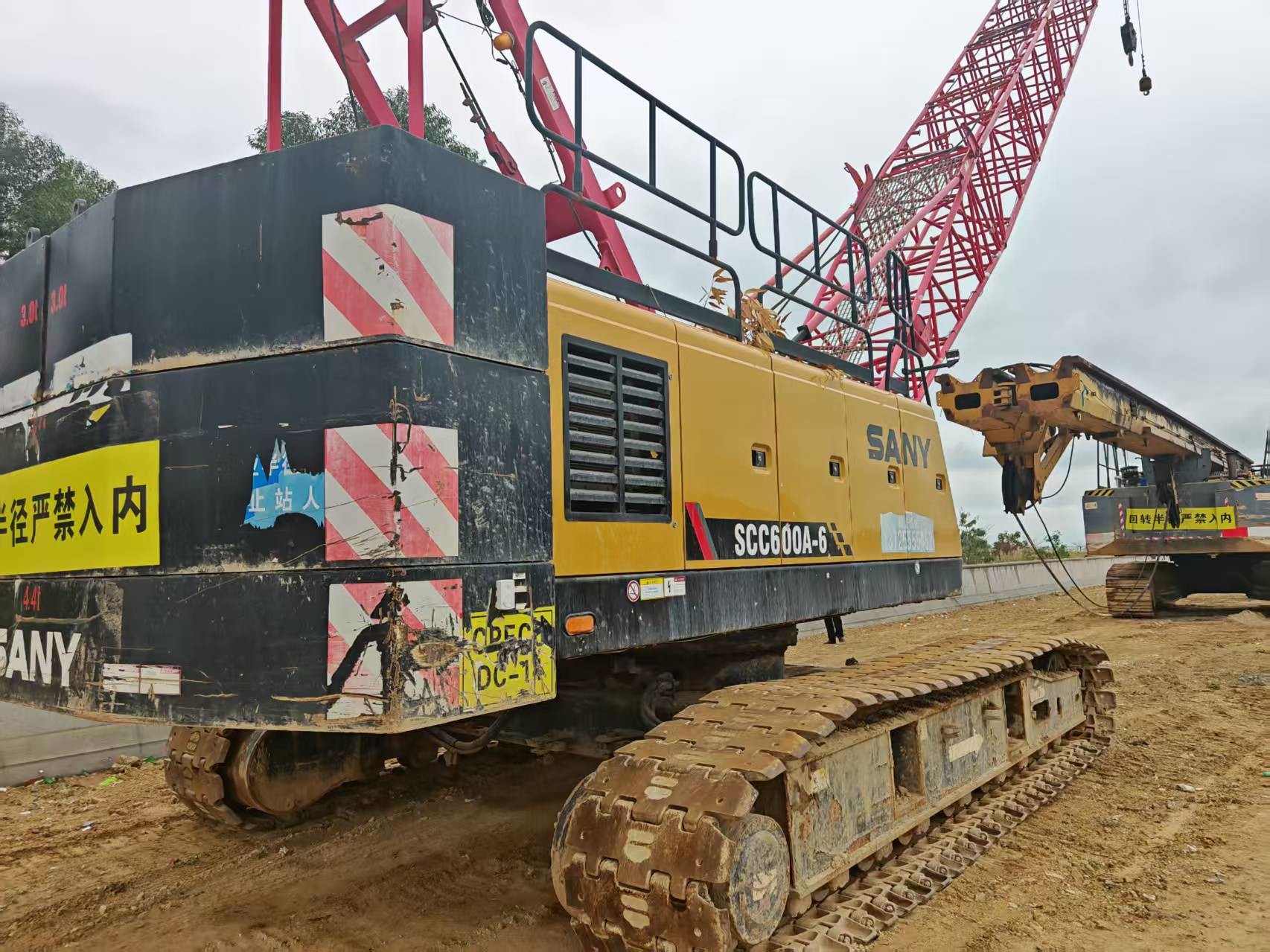 SCC600A-6 60 Ton Mobile Hydraulic Crawler Crane Heavy Lifting Equipment with 43m Maximum Lifting Height
