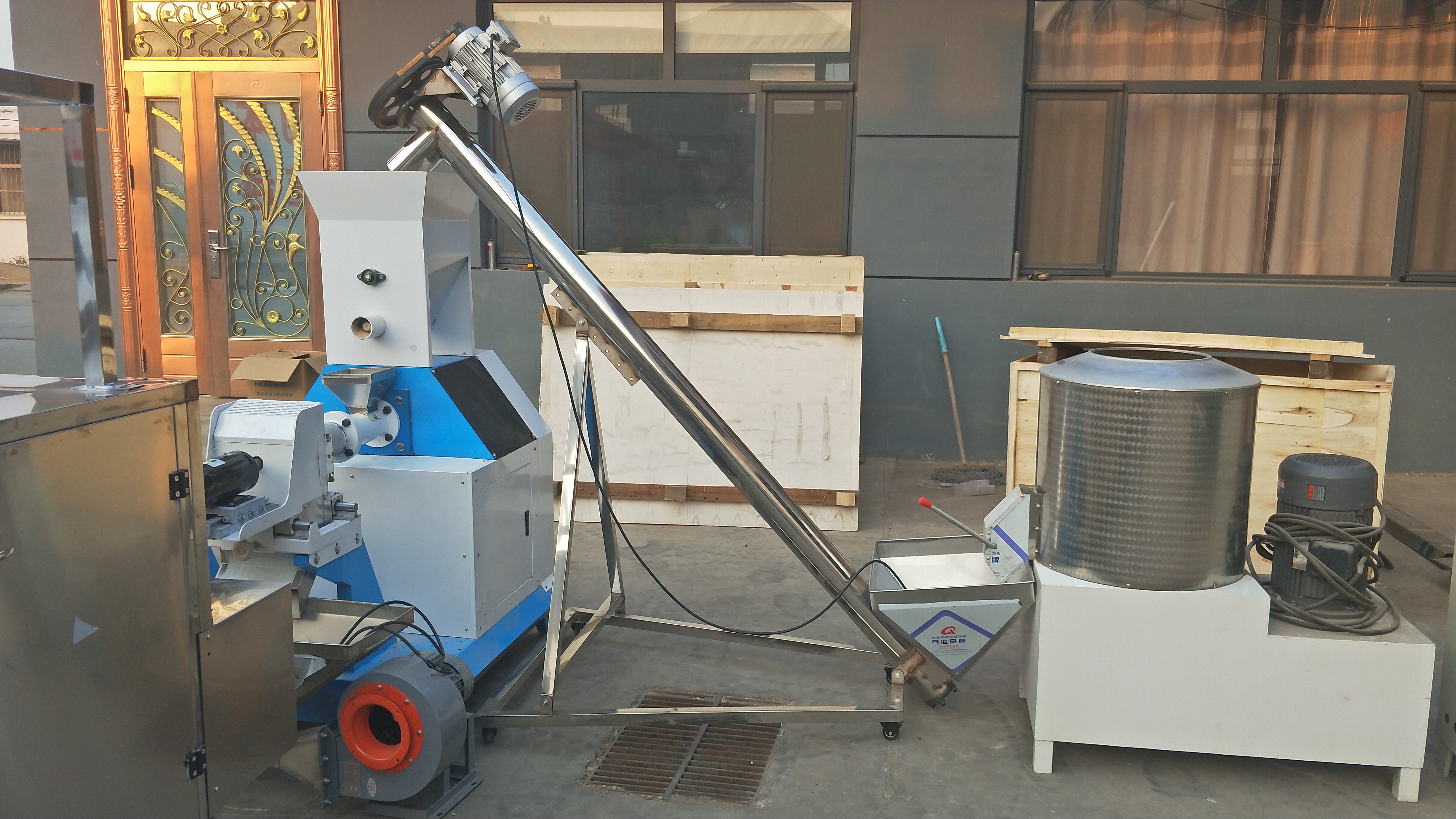 500-600kg Floating Fish Feed Production Line 10mm Wet Pet Food Production Line
