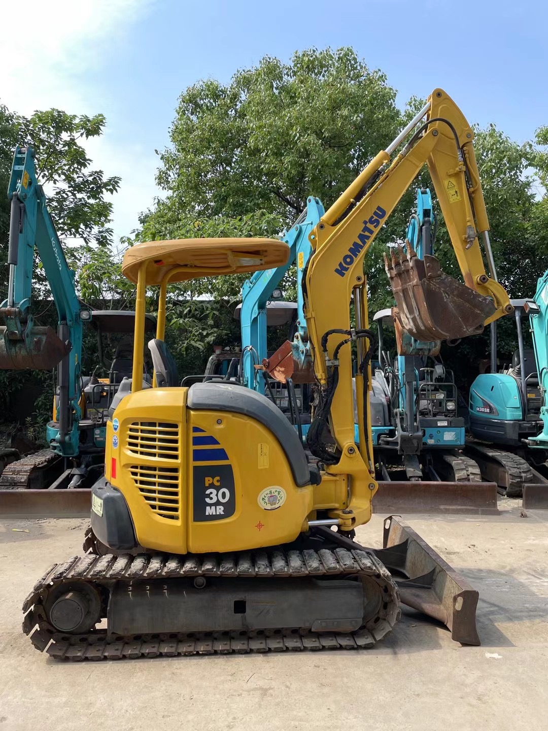Yellow Komatsu PC70-8 Excavator 20 Tons 1M Bucket Capacity 21.4 kW Power 2800 Working Hours