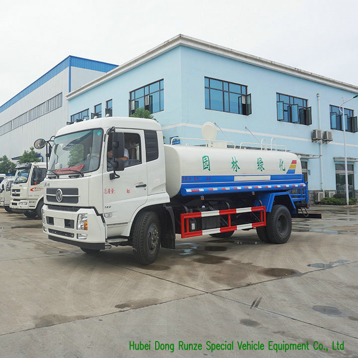 4X4 Off Road 8000L Water Bowser Truck With Water Pump Sprinkler For Water Delivery and Spray