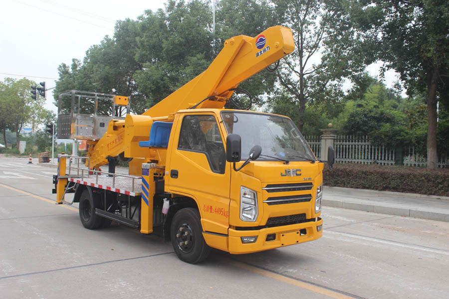 Qingling Isuzu 600P 120 Horsepower 4X2 Double-row Aerial Work Truck (Xugong Brand) High-altitude Operation Trucks