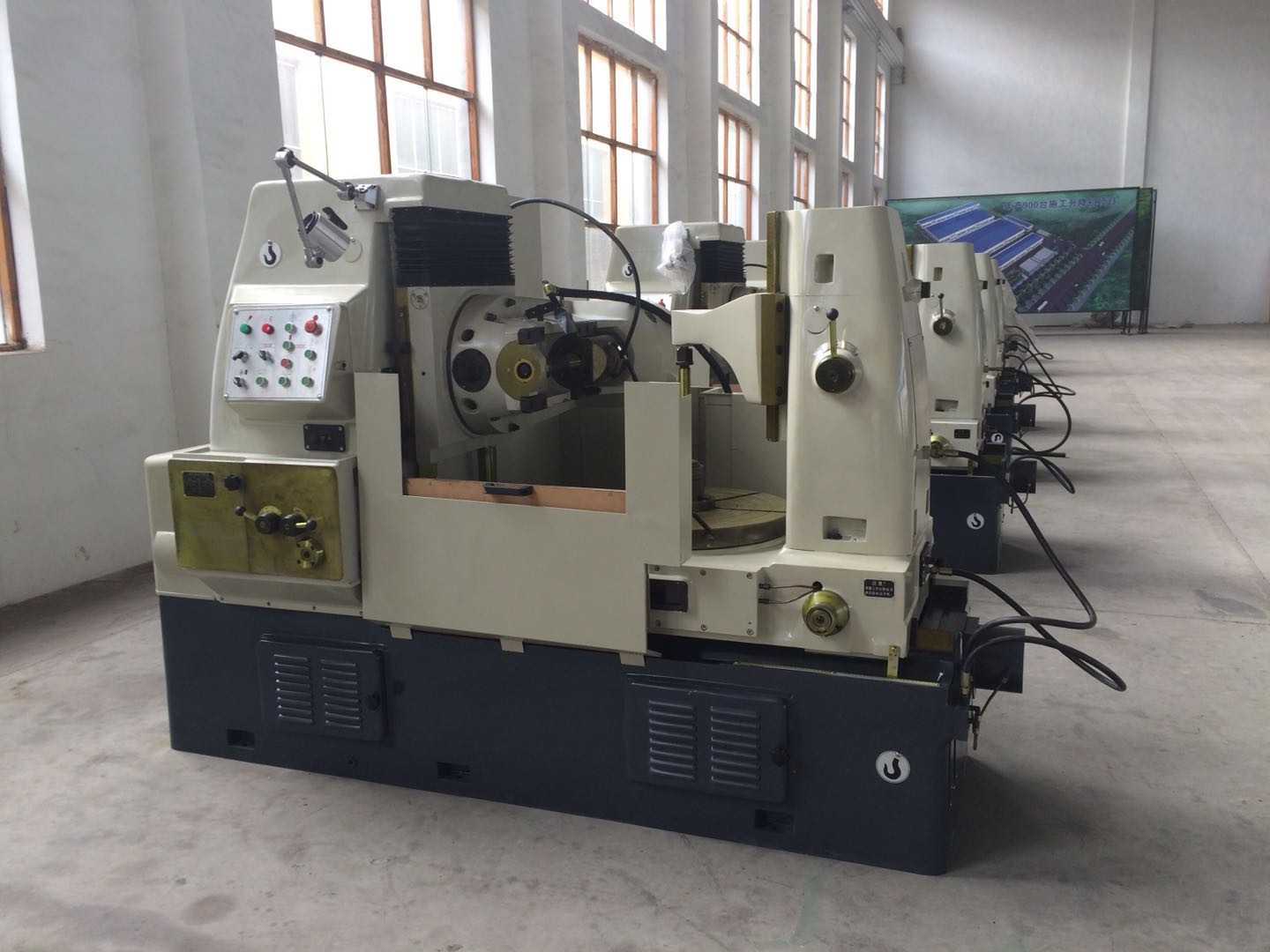 Stable Performance Gear Grinding Machine , High Precision Gear Cutting Machine