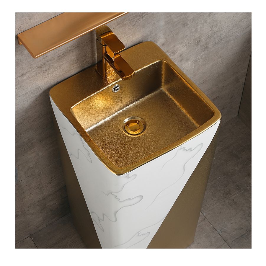 Dual-Flush Traditional Design Modern Pedestal Sinks with Decorative Backsplash Tiles