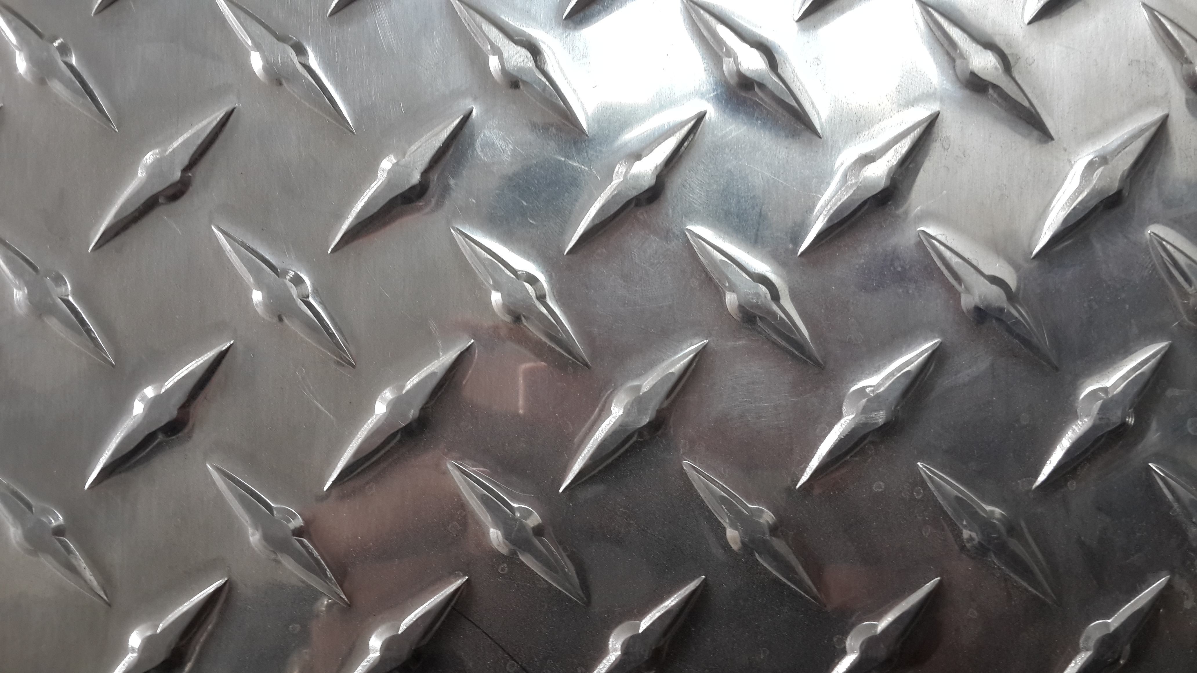6MM 4MM Aluminium Chequered Plate Al Embossed Tread Plate 5052 5083 5754 3004 3005 3105
