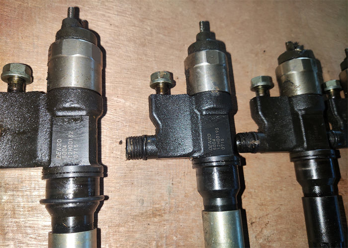 4HK1 6HK1 Used Fuel Injector For Excavator ZX240-3 ZX330-3 8982843930 0950005471