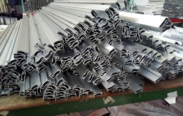 6061 Extruded Aluminium Alloy Square Tube Pipe Powder Coating 10/25Mm Profile