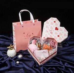 China Heart Shaped Cardboard Paper Gift Box Creative Valentine'S Day Present on sale