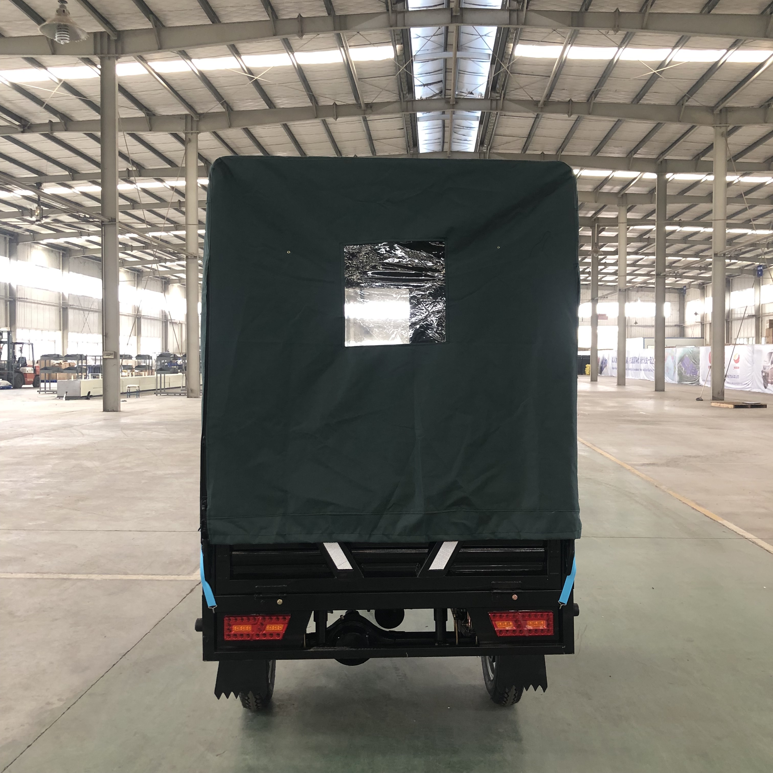 50km/h Motorized 150cc Engine Three Wheel Cabin Tricycle With Tent