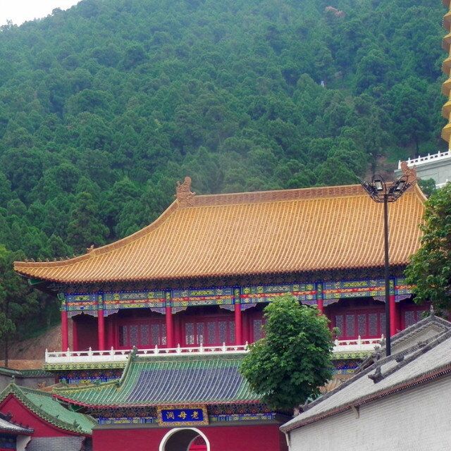 Kaolin Clay Handmade Plain Tiles Yellow Glazed Terracotta Chinese Temple Pagoda