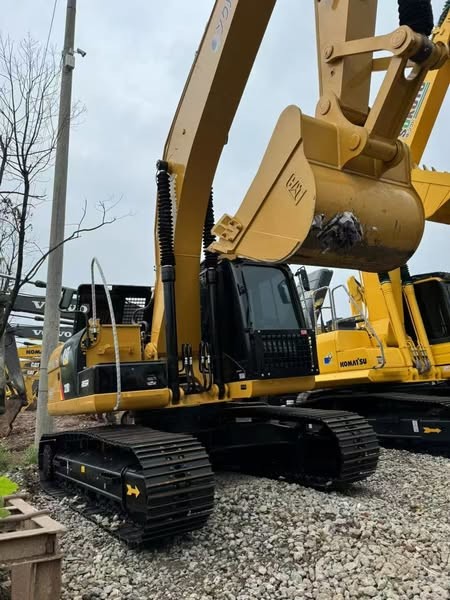 20 Ton Used Cat 320 Heavy Duty Original Import Construction Digger with 1m3 Bucket Capacity