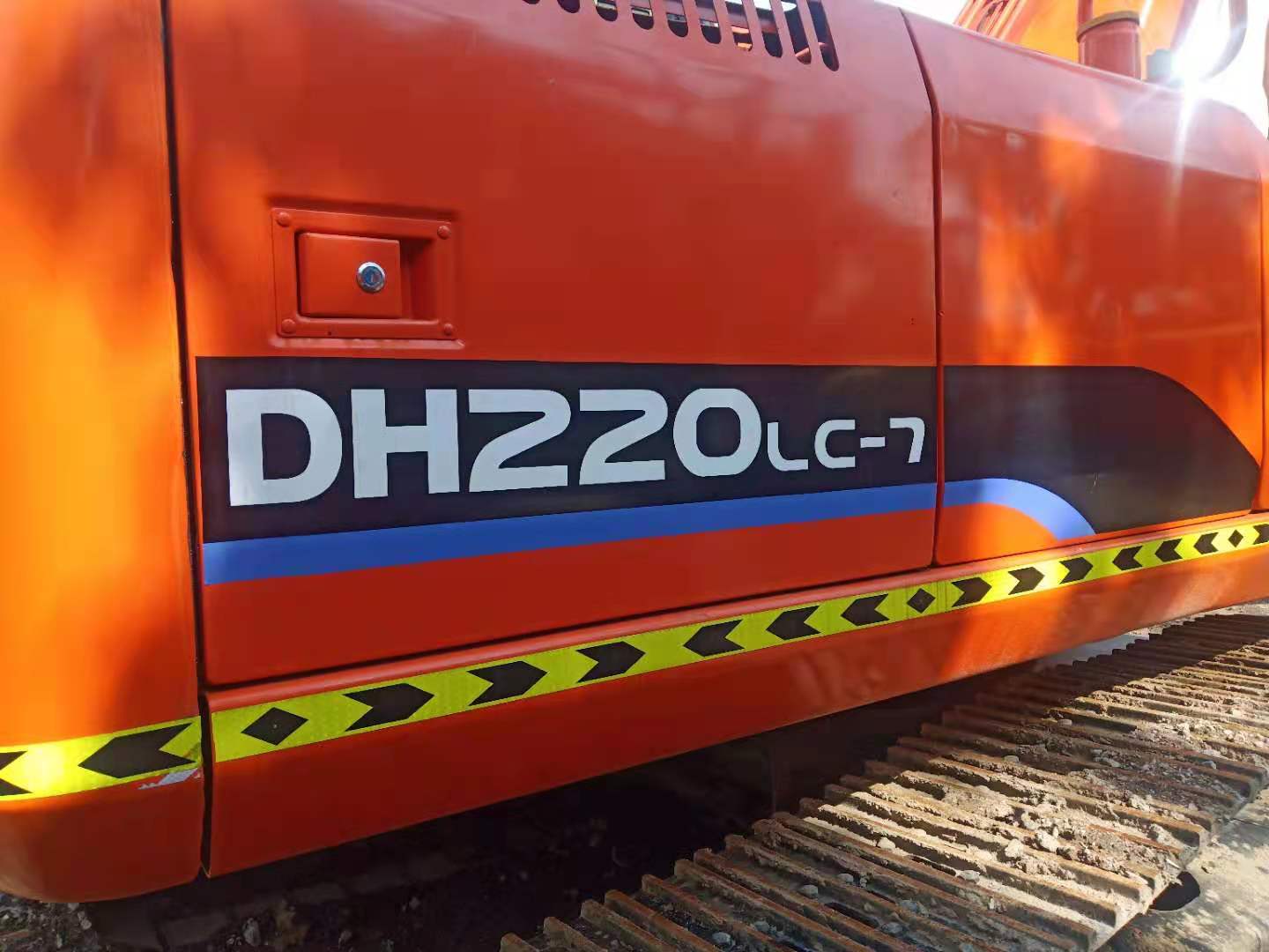 Doosan Hydraulic Excavator 10T 0.8m Bucket Capacity 22000KG Machine Weight 108KW Power