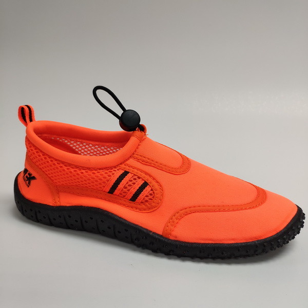 ISO14001 Flexible Water Aqua Shoes Lightweight With Neon Color