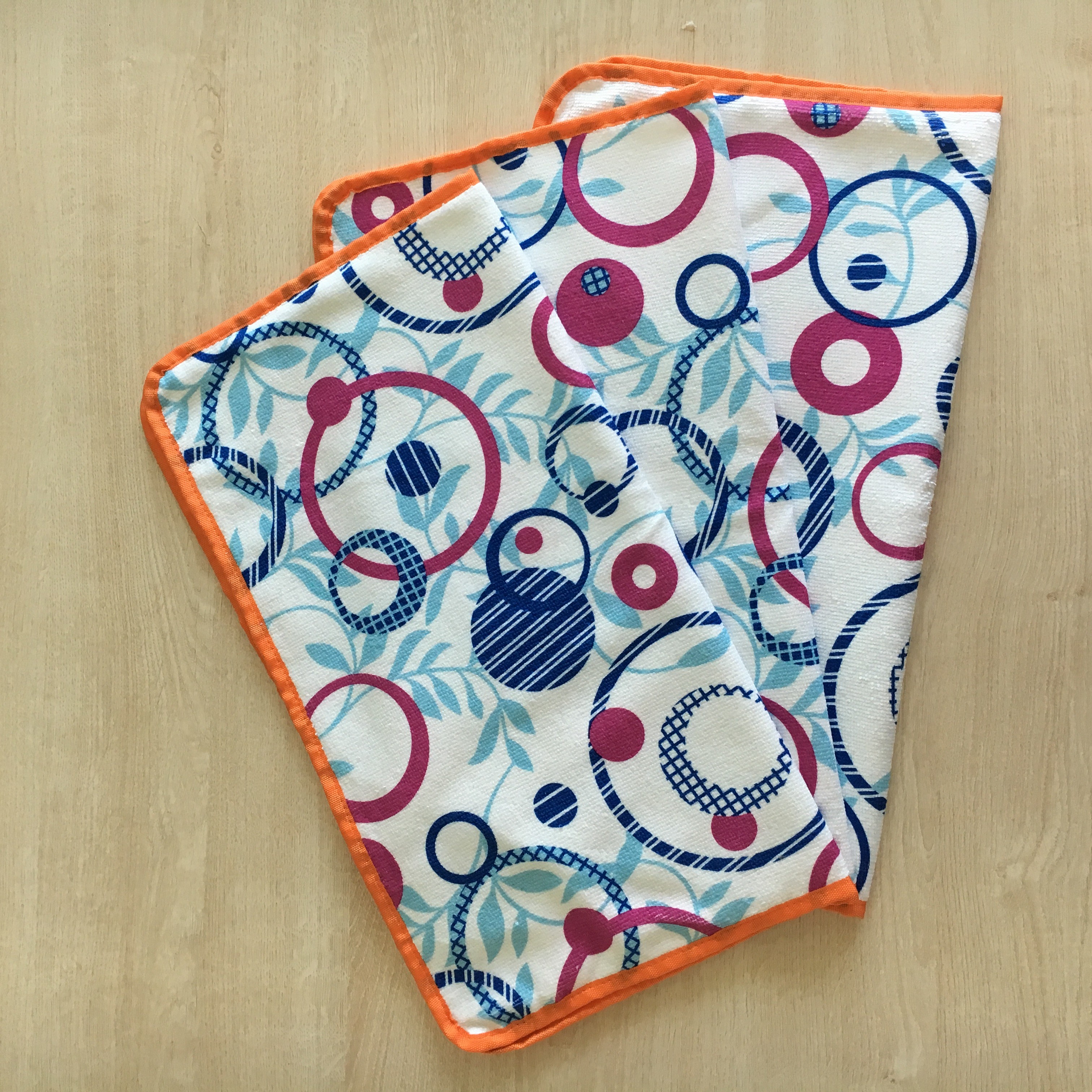 Printed double side 100%polyester absorbing water towels with mesh used in Kitchen