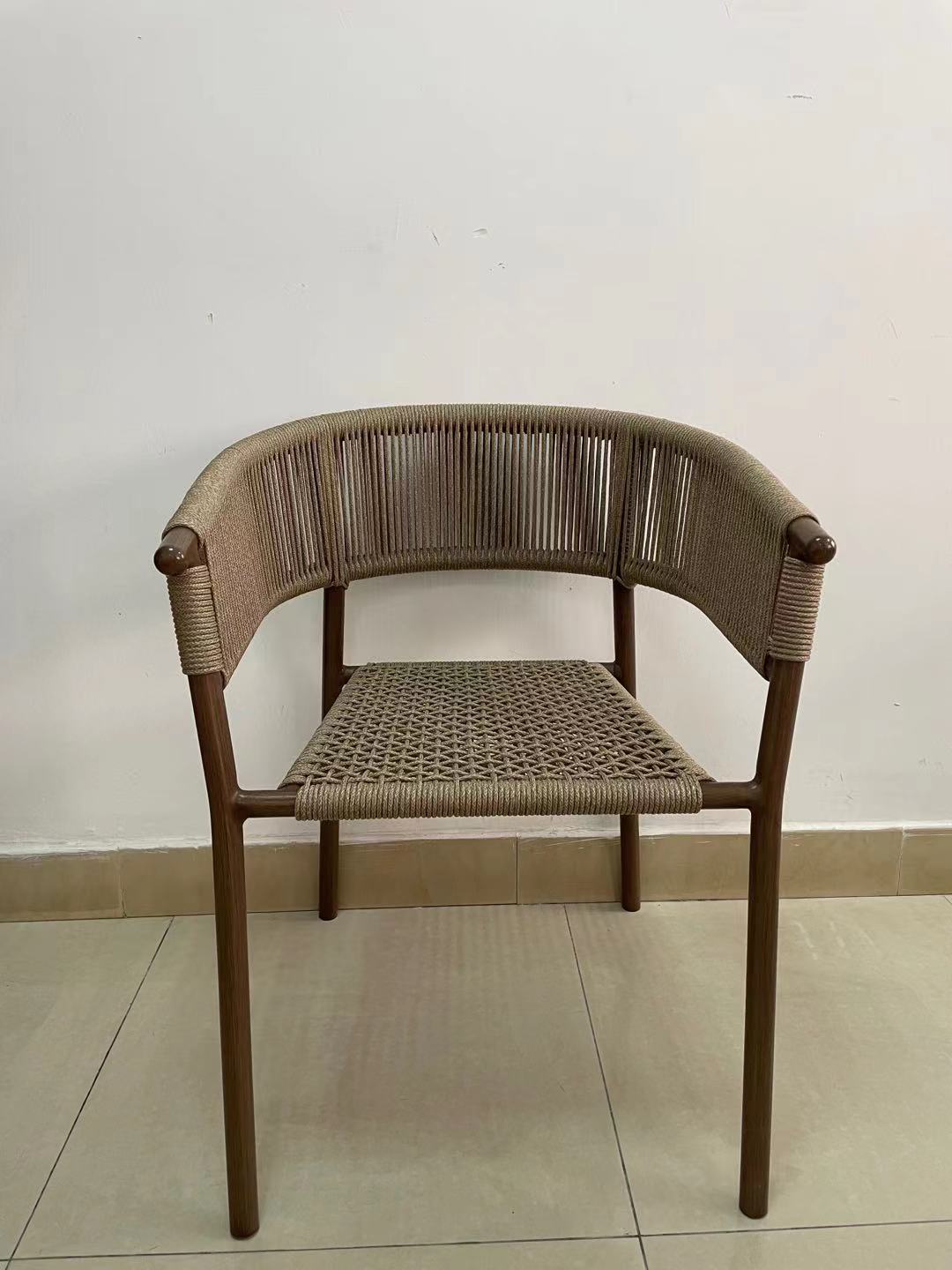 Outdoor Foldable Fabric Recliner Bed with Aluminum Frame for Traditional Style Seating in Beach Hall Courtyard Park Hotel